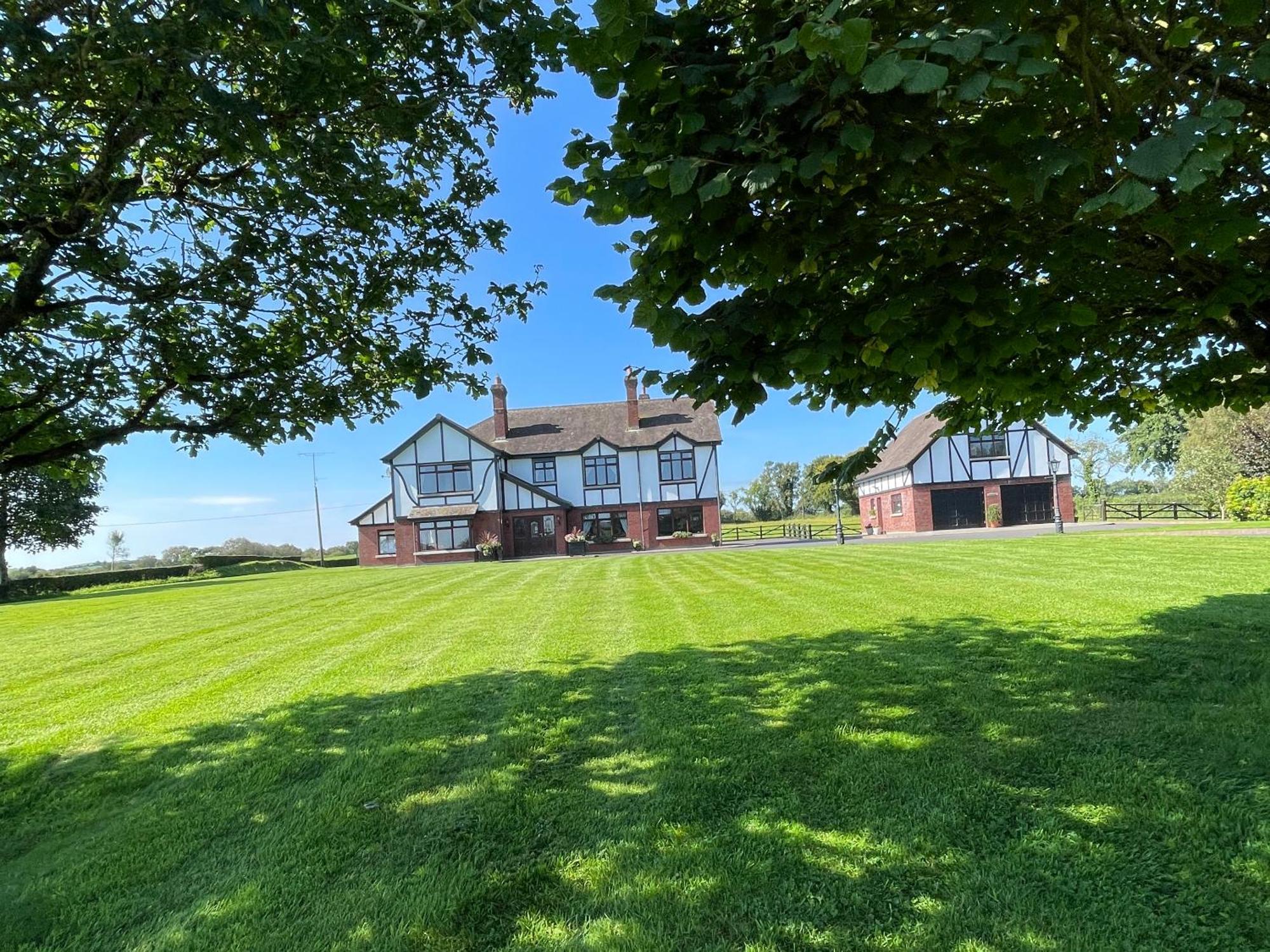 Greenfields Country House Latton Exteriör bild